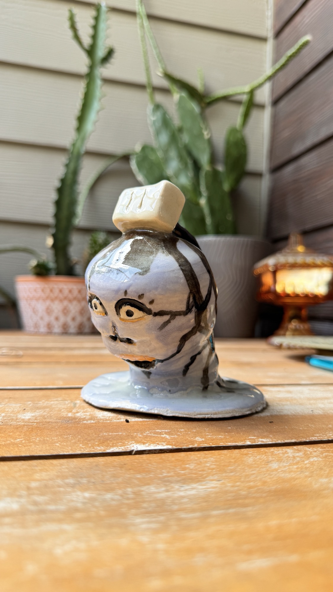 Microbangs pottery piece, angle 1